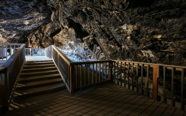 The Mystery of Lovelock Cave: Giant Skeletons, Legends, and Discoveries