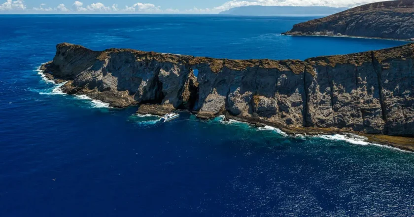 Niʻihau: The Forbidden Island of Hawaii — A Tale of Isolation, Tradition, and Controversy